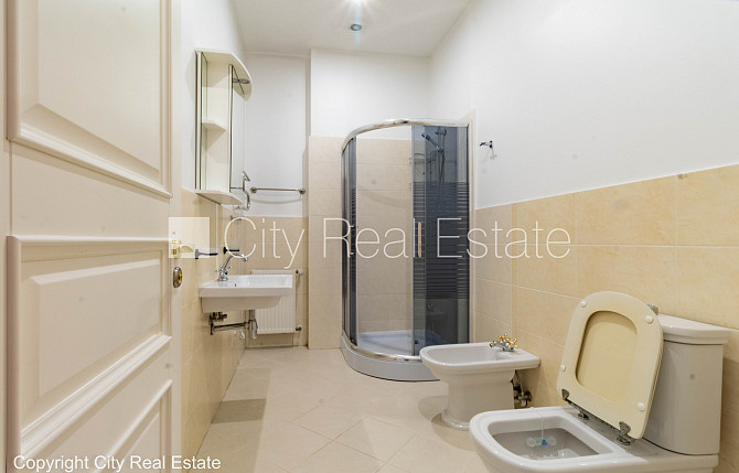 Фасадный дом, реновированный дом, место для машины, охраняемая автостоянка, Рига - изображение 12