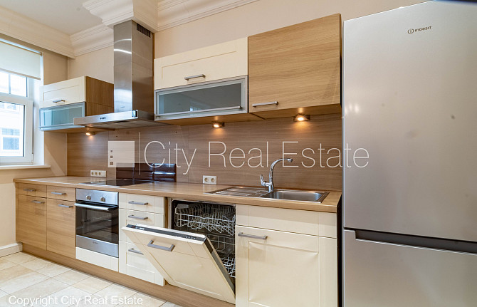 Фасадный дом, реновированный дом, место для машины, охраняемая автостоянка, Рига - изображение 4