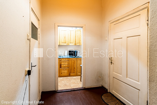 Дом во дворе, закрытый двор, вход со двора, лифт, окна выходят во двор, одна Рига - изображение 7