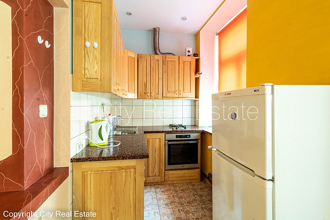 Дом во дворе, реновированный дом, закрытый двор, вход со двора, лифт, лестничная Рига - изображение 5