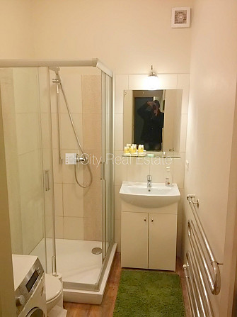 Фасадный дом, реновированный дом, благоустроенный озеленённый двор, закрытый Рига - изображение 18