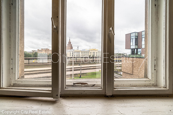 Fasādes māja, renovēta māja, slēgts pagalms, iespēja nomāt autostāvvietu, ieeja no ielas un Rīga - foto 6