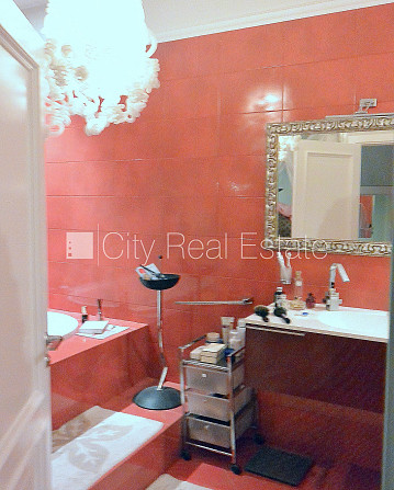 Земля в собственности, дом во дворе, кирпичные стены, благоустроенная Рига - изображение 19