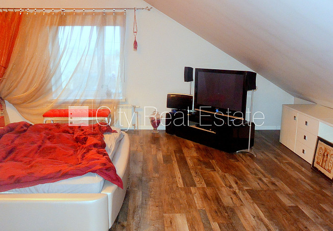 Земля в собственности, дом во дворе, кирпичные стены, благоустроенная Рига - изображение 15