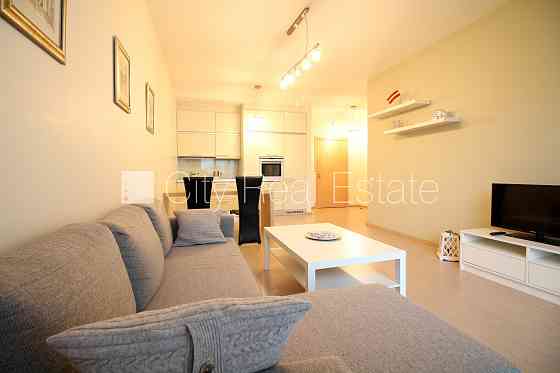 Проект - Centra Nams (Центра Намс), новостройка, закрытая территория, место для машины, Рига