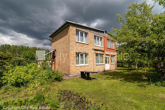 Vasarnīca, slēgta teritorija, vieta automašīnai, 2 gab. verandas, istabas izolētas 4 gab., Rīga - foto 1