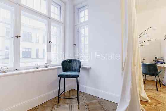 Фасадный дом, реновированный дом, закрытый двор, охраняемая автостоянка, вход с Рига