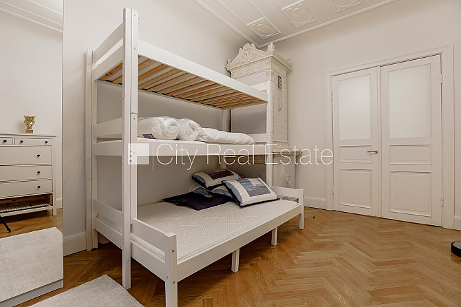 Фасадный дом, реновированный дом, закрытый двор, охраняемая автостоянка, вход с Рига - изображение 9