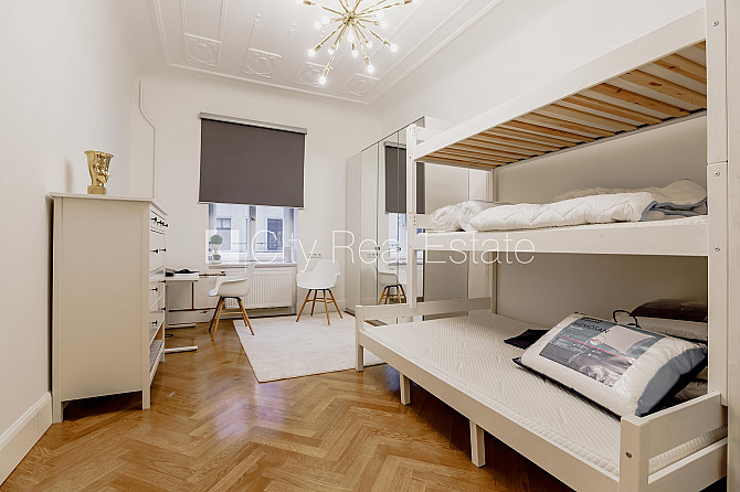 Фасадный дом, реновированный дом, закрытый двор, охраняемая автостоянка, вход с Рига - изображение 15