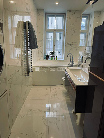 Фасадный дом, реновированный дом, закрытый двор, охраняемая автостоянка, вход с Рига - изображение 13