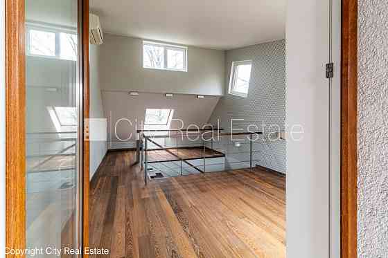 Земля в собственности, рядный дом, новостройка, количество квартир в здании 4 шт., Рига