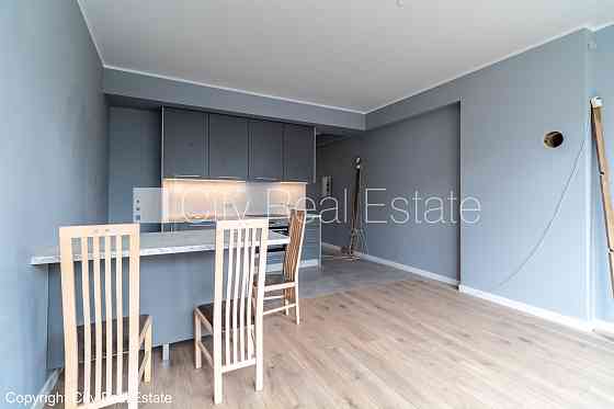 Земля в собственности, рядный дом, новостройка, количество квартир в здании 4 шт., Рига