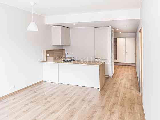 Новостройка, благоустроенный озеленённый двор, возможность аренды парковки, Рига