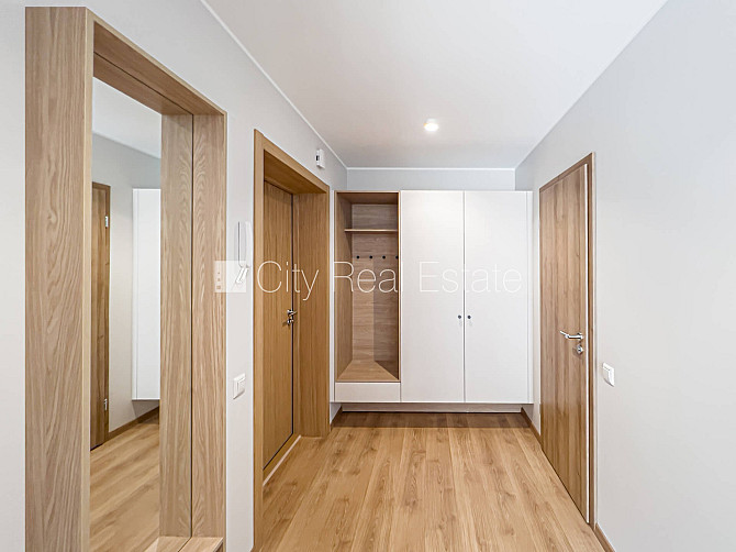 Новостройка, благоустроенный озеленённый двор, возможность аренды парковки, Рига - изображение 10