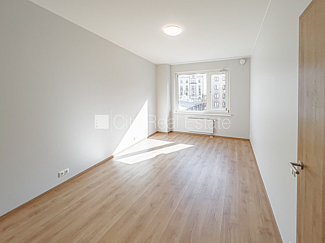 Новостройка, благоустроенный озеленённый двор, возможность аренды парковки, Рига - изображение 6