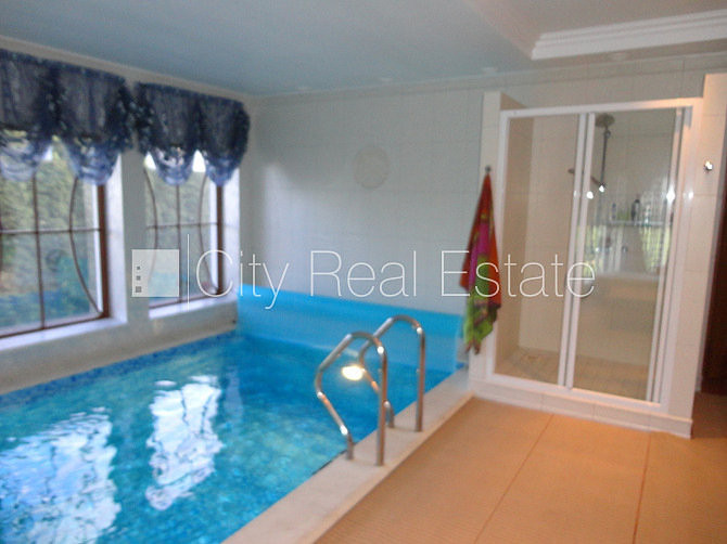 Labiekārtots apzaļumots pagalms, bruģēts piebraucamais ceļš, garāža divām automašīnām, Jūrmala - foto 6