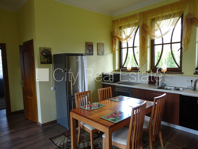 Labiekārtots apzaļumots pagalms, bruģēts piebraucamais ceļš, garāža divām automašīnām, Jūrmala - foto 13