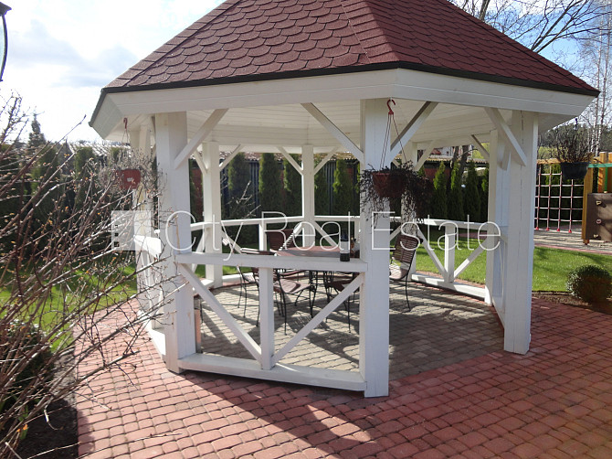 Labiekārtots apzaļumots pagalms, bruģēts piebraucamais ceļš, garāža divām automašīnām, Jūrmala - foto 20