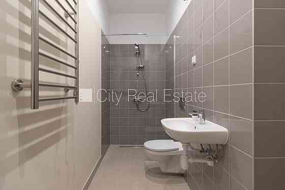 Реновированный дом, лифт, студио, кухня объединена с гостинной, счетчики Rīga