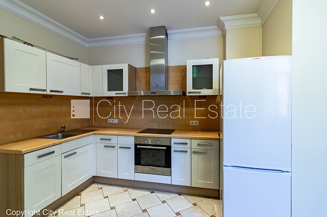 Fasādes māja, renovēta māja, slēgts pagalms, vieta automašīnai, ieeja no ielas un pagalma, Rīga - foto 16