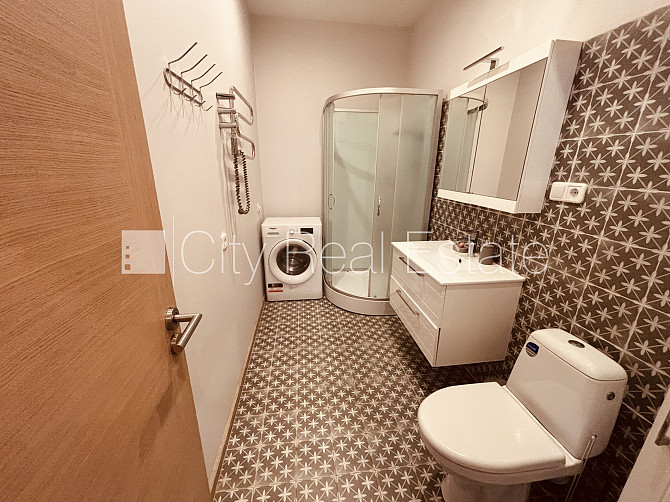 Окна выходят на улицу, широкий вид из окна, в доме новая електроинсталяция, в доме Рига - изображение 8