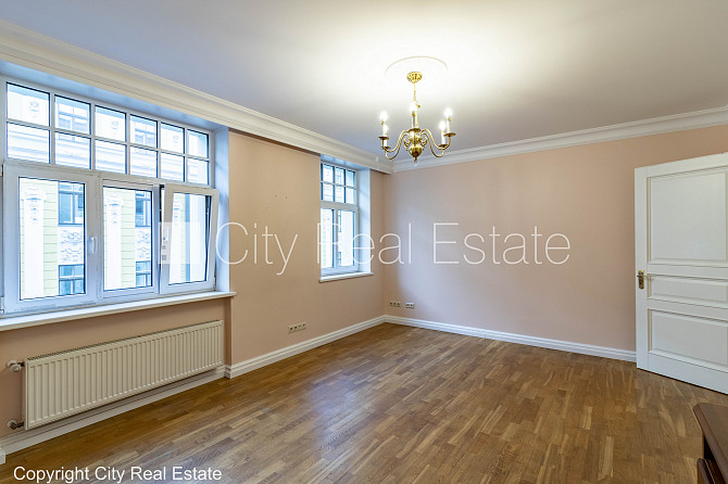 Фасадный дом, реновированный дом, вход с улицы, лифт, лестничная клетка после Рига - изображение 14