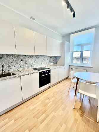 Фасадный дом, реновированный дом, благоустроенная озеленённая территория, вход с Рига