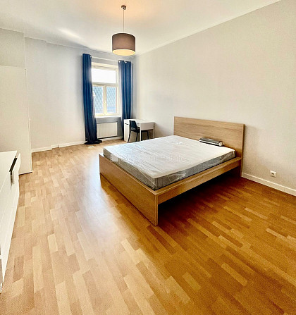 Фасадный дом, реновированный дом, благоустроенная озеленённая территория, вход с Рига - изображение 5