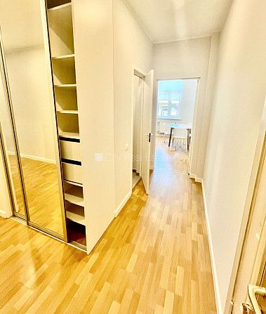 Фасадный дом, реновированный дом, благоустроенная озеленённая территория, вход с Рига - изображение 12