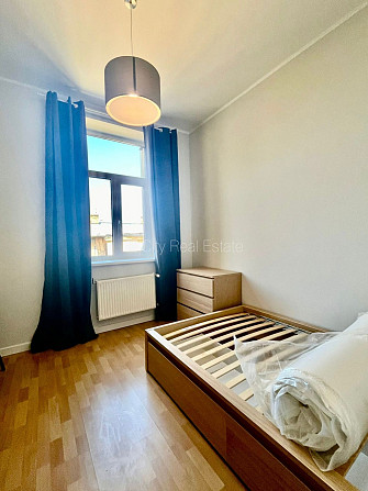 Фасадный дом, реновированный дом, благоустроенная озеленённая территория, вход с Рига - изображение 8