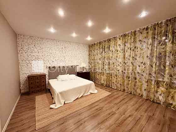 Фасадный дом, реновированный дом, закрытый двор, возможность аренды парковки, Рига