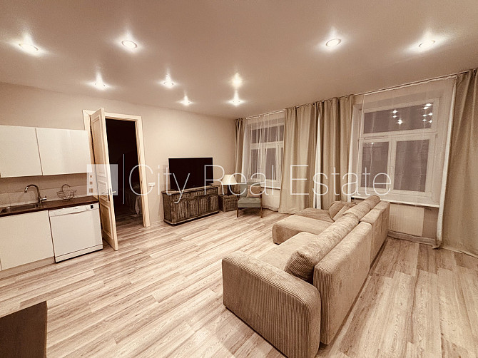 Фасадный дом, реновированный дом, закрытый двор, возможность аренды парковки, Рига - изображение 3