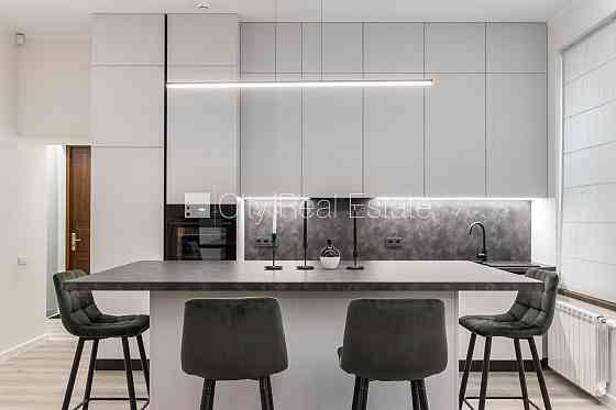 Фасадный дом, реставрированный дом, возможность аренды парковки, подземная Рига