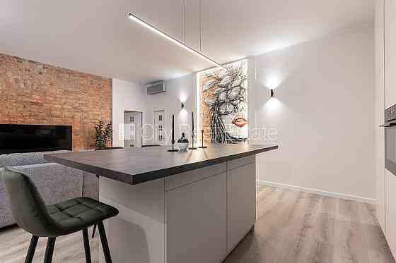 Фасадный дом, реставрированный дом, возможность аренды парковки, подземная Рига