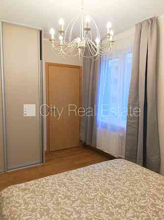 Здание во дворе, реновированный дом, закрытый двор, возможность аренды парковки, Рига