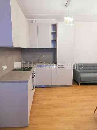 Здание во дворе, реновированный дом, закрытый двор, возможность аренды парковки, Рига