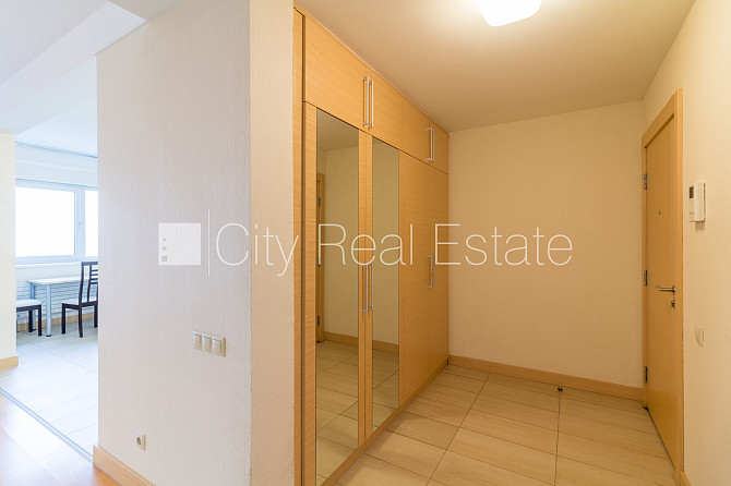 Здание во дворе, реновированный дом, закрытый двор, возможность аренды парковки, Рига - изображение 18