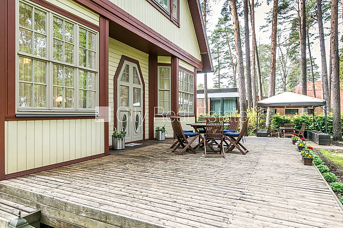 Renovēta māja, labiekārtots apzaļumots pagalms, vieta vairākām automašīnām, terase, gaisa Jūrmala - foto 20