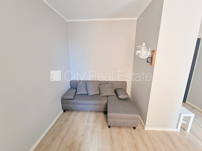 Pagalma ēka, renovēta māja, slēgts pagalms, ieeja no pagalma, kāpņu telpa pēc kapitālā Rīga - foto 7