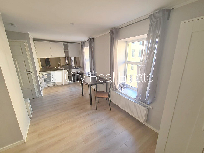 Pagalma ēka, renovēta māja, slēgts pagalms, ieeja no pagalma, kāpņu telpa pēc kapitālā Rīga - foto 4