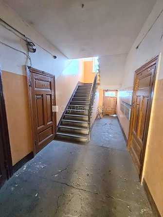 Pagalma ēka, slēgts pagalms, ieeja no pagalma, logi vērsti uz pagalma pusi, istaba izolēta, Rīga - foto 10