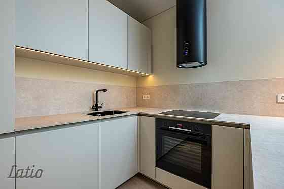 Pārdod plašu un skaistu mansarda veida dzīvokli renovētā mājā Āgenskalnā.
Dzīvoklis ir pilnībā gatav Rīga