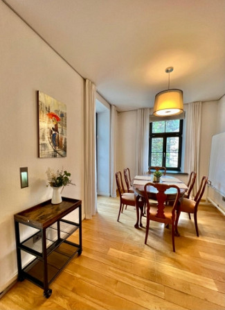 Īrei tiek piedāvāts 4 istabu dzīvoklis (108 m), kas atrodas klusā un zaļā ielā  Hugo Rīga - foto 7