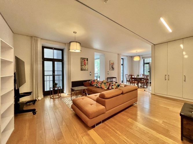 Īrei tiek piedāvāts 4 istabu dzīvoklis (108 m), kas atrodas klusā un zaļā ielā  Hugo Rīga - foto 3