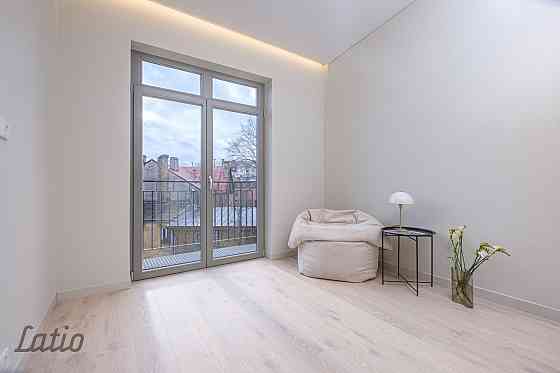 Pārdod plašu un skaistu mansarda veida dzīvokli renovētā mājā Āgenskalnā.
Dzīvoklis ir pilnībā gatav Rīga