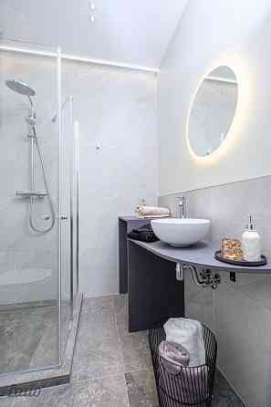 Pārdod plašu un skaistu mansarda veida dzīvokli renovētā mājā Āgenskalnā.
Dzīvoklis ir pilnībā gatav Rīga