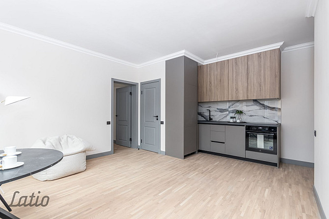 Pārdod plašu un skaistu mansarda veida dzīvokli renovētā mājā Āgenskalnā.
Dzīvoklis ir Rīga - foto 4