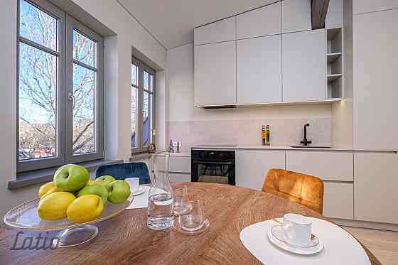 Pārdod plašu un skaistu mansarda veida dzīvokli renovētā mājā Āgenskalnā.
Dzīvoklis ir pilnībā gatav Rīga