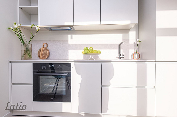 Pārdod plašu un skaistu mansarda veida dzīvokli renovētā mājā Āgenskalnā.
Dzīvoklis ir Rīga - foto 4