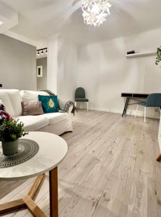 Tiek izīrēts gaumīgi izremontēts 2 istabu dzīvoklis Teikā. Dzīvoklis ir tikko pēc remonta Rīga - foto 2